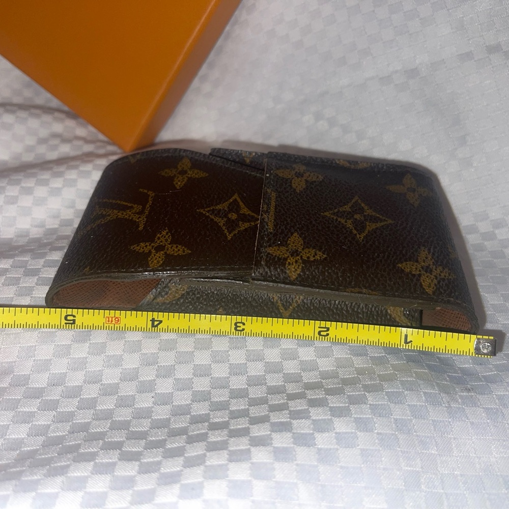 Louis Vuitton Logo Print Case. Satin Dust Bag. - Picture 8 of 9